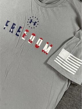 Under Armour Heatgear Men's Freedom Graphic T-Shirt Grey Size L American Flag